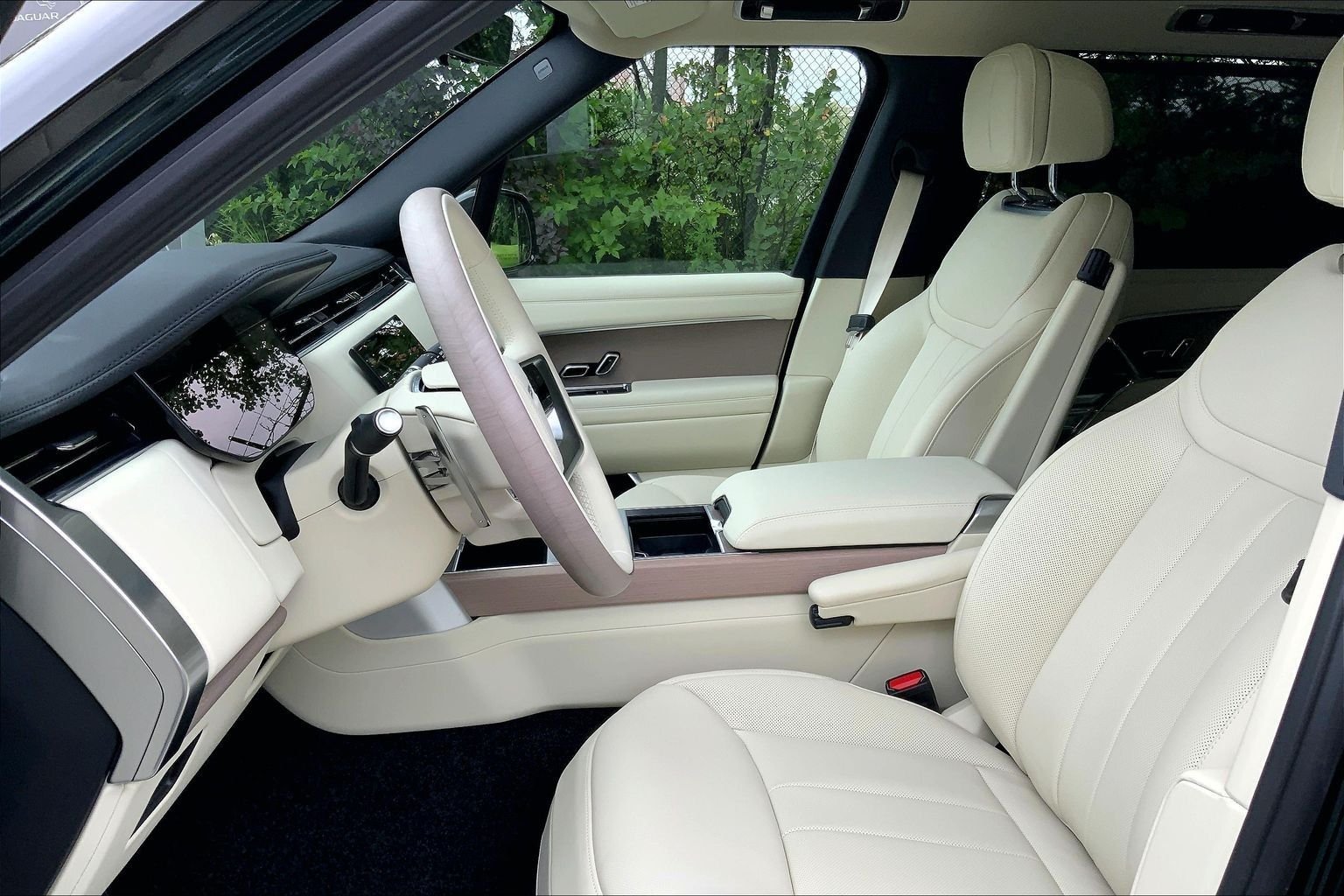 New 2026 British Racing Green Land Rover SE 7 Seats image 9