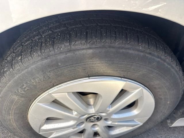 Used 2016 Silver Toyota Two image 6