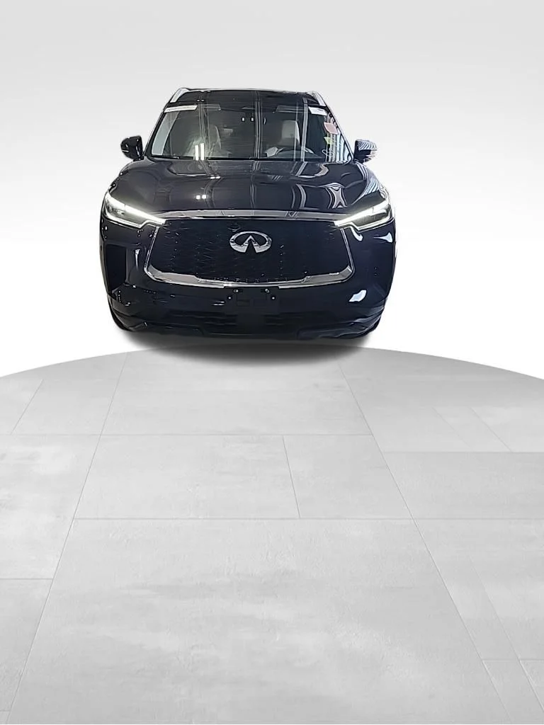 Used 2023 Black INFINITI LUXE image 16