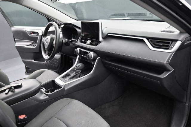 Used 2025 Midnight Black Metallic Toyota XLE image 24