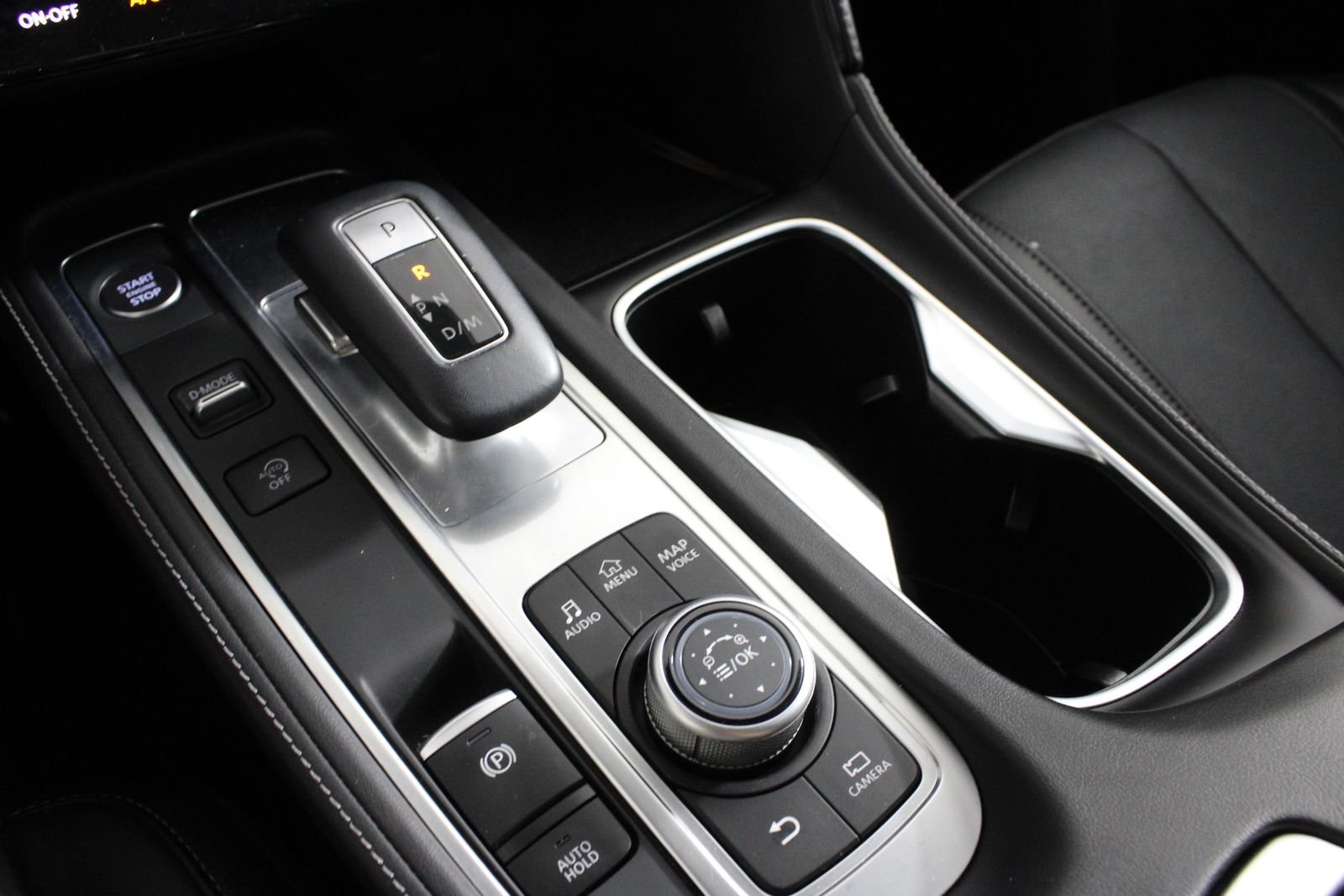 Used 2025 Black INFINITI Sensory image 26