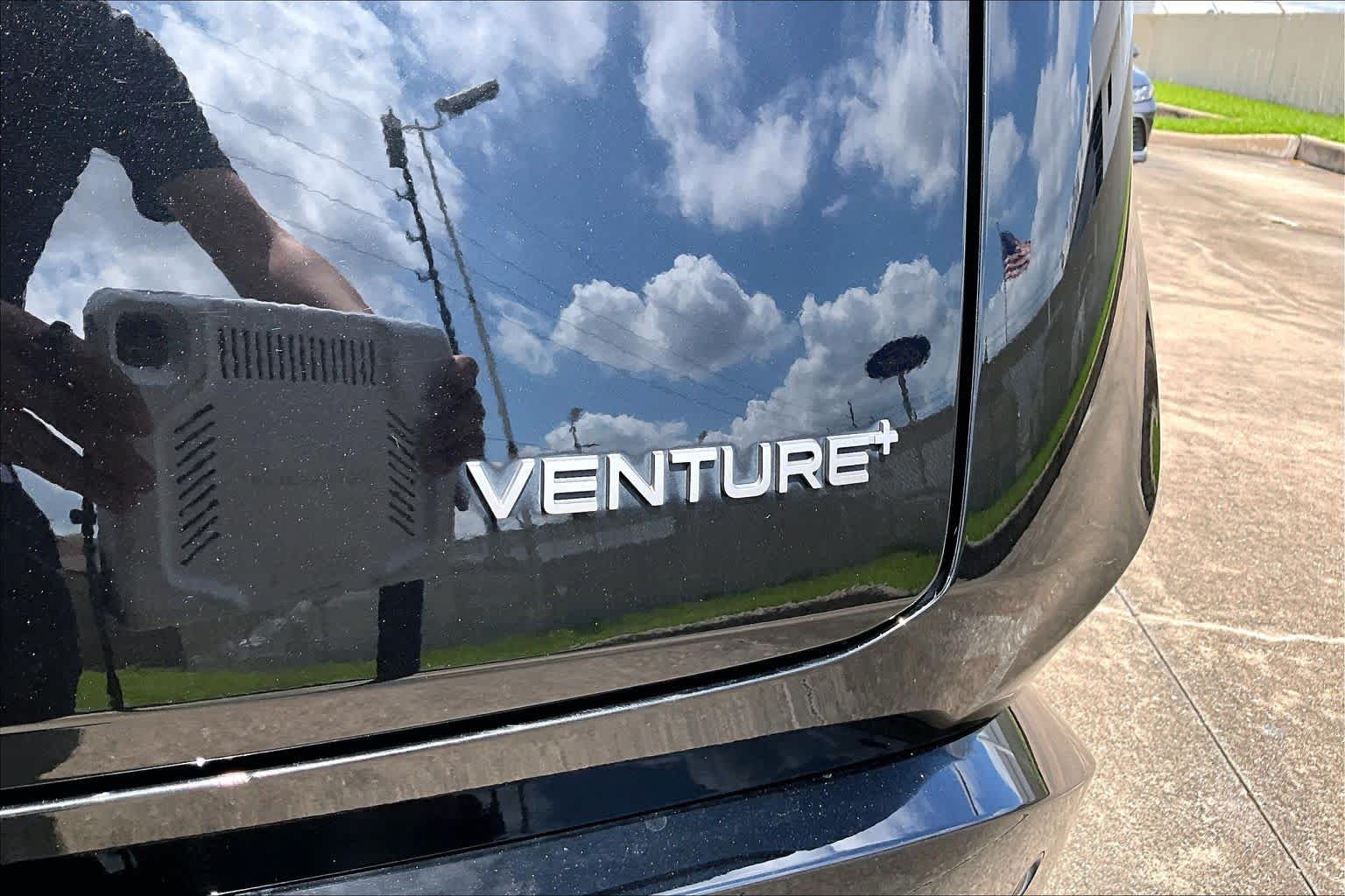 Certified Used 2023 Black Diamond Pearl Nissan VENTURE+ image 9