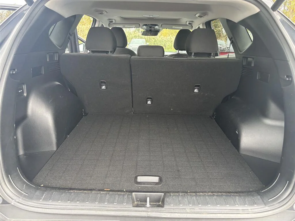 Used 2022 Portofino Gray Hyundai SEL image 22