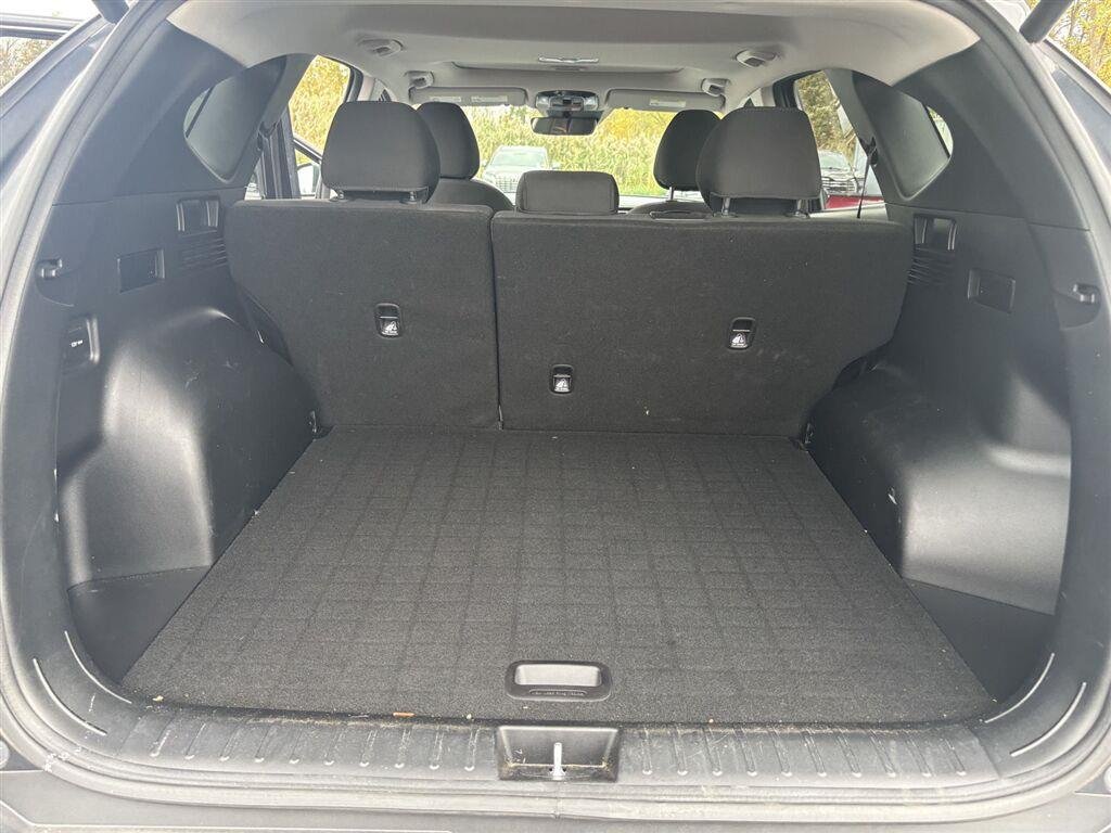 Used 2022 Portofino Gray Hyundai SEL image 22