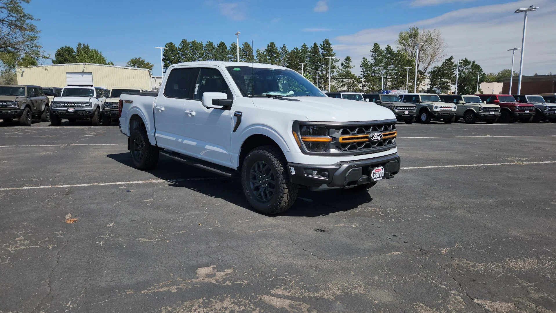 New 2026 Oxford White Ford Tremor image 9