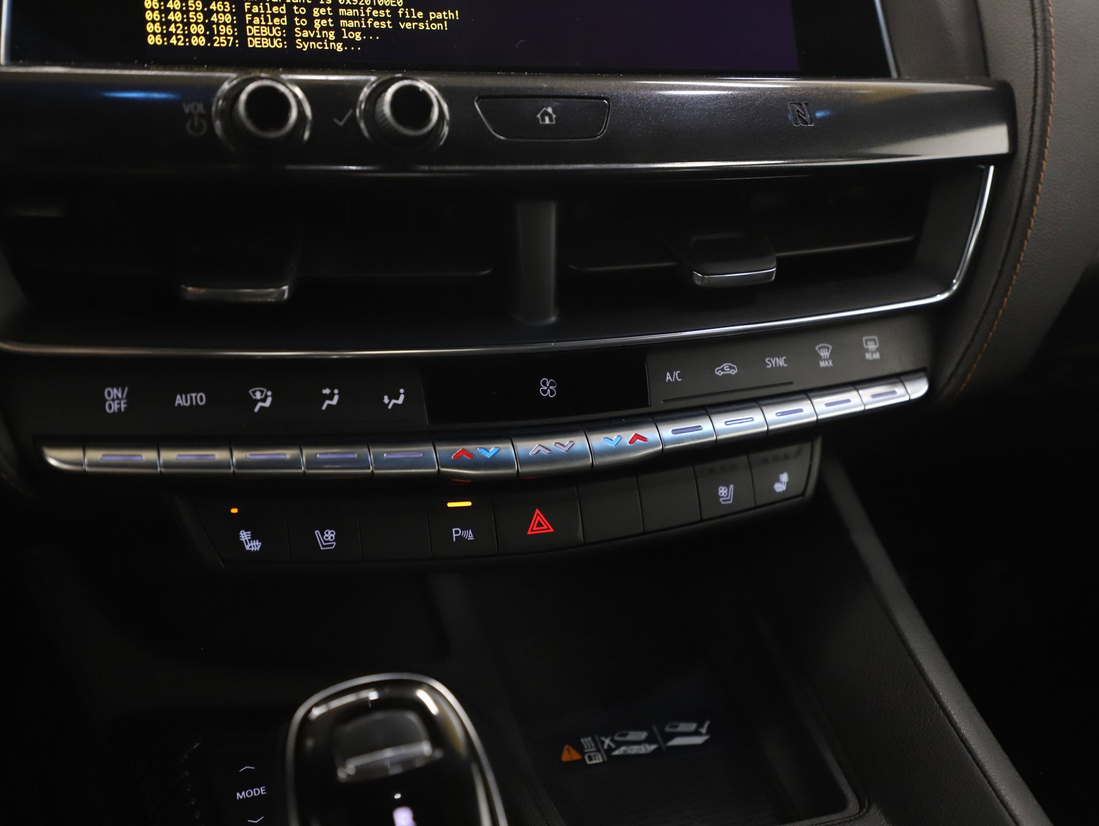 Used 2021 White Cadillac Sport image 20