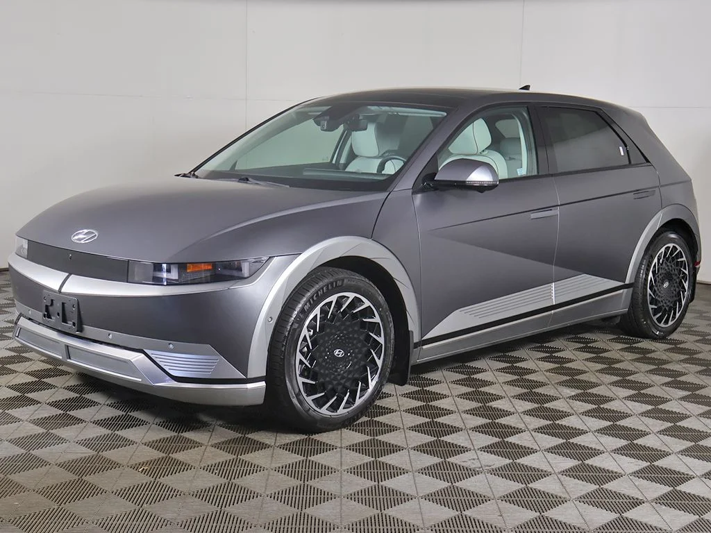 Used 2024 Gray Hyundai Limited image 12