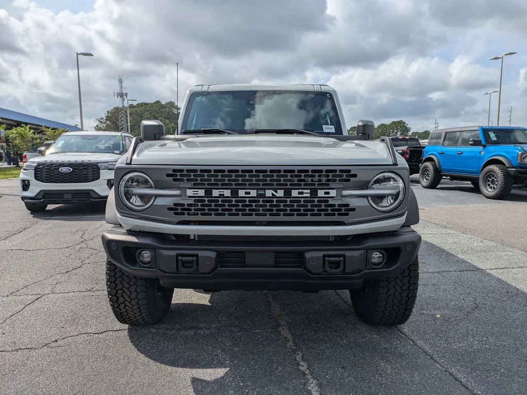 New 2026 Avalanche Gray Ford Badlands image 8