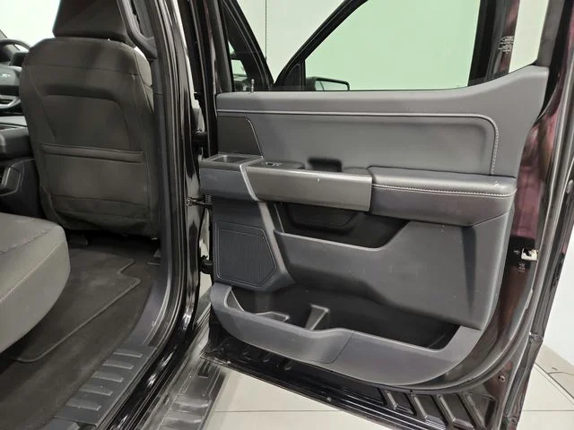 Used 2024 Black Ford XLT image 39
