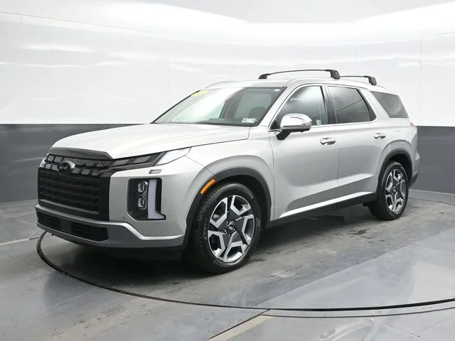 Used 2024 Silver Hyundai SEL image 1