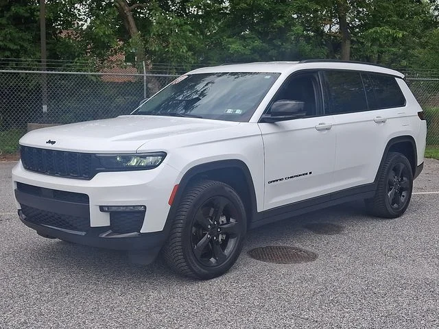 Used 2023 White Jeep Limited image 6