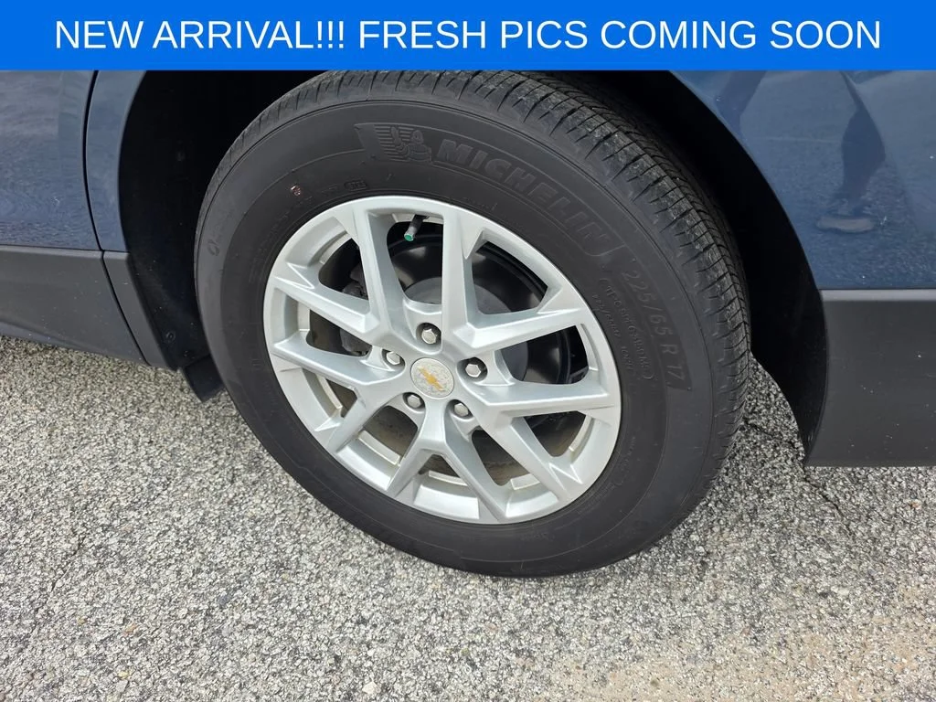 Used 2024 Lakeshore Blue Metallic Chevrolet LT image 6