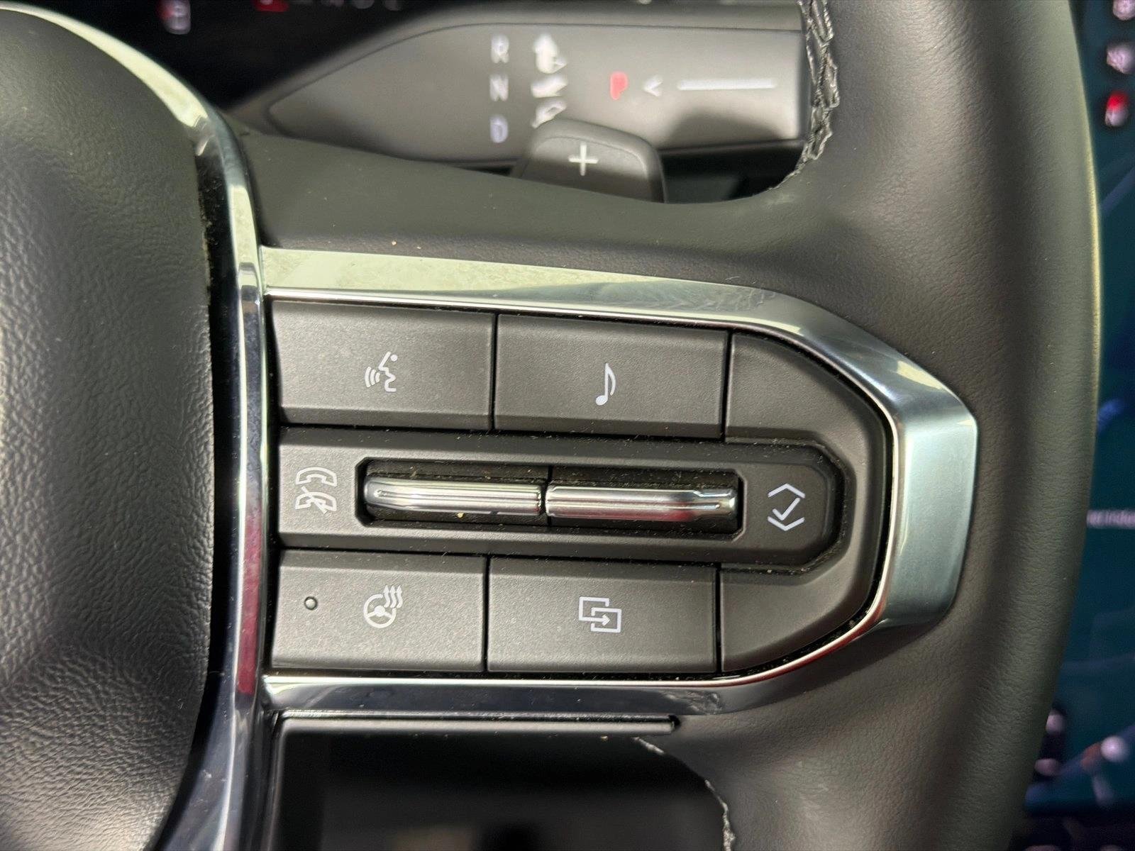 Used 2026 White GMC FWD Elevation image 26