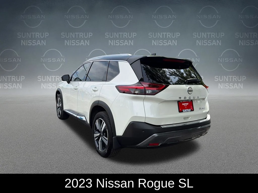 Used 2023 White Nissan SL image 3