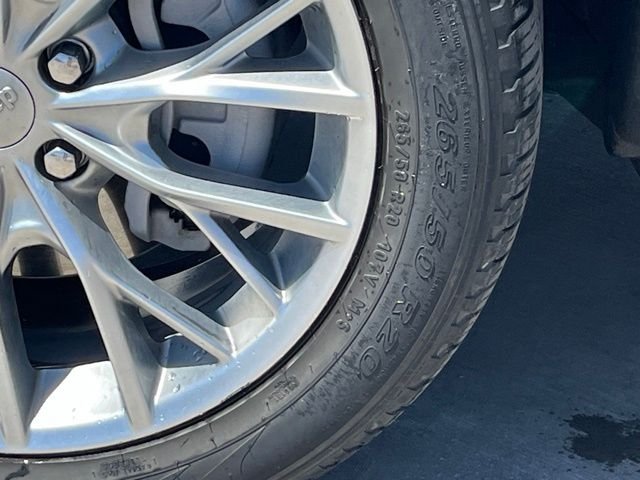 Used 2022 Silver Zynith Jeep Summit 4xe image 9