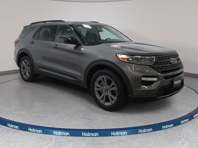 Certified Used 2023 Carbonized Gray Metallic Ford XLT image 4