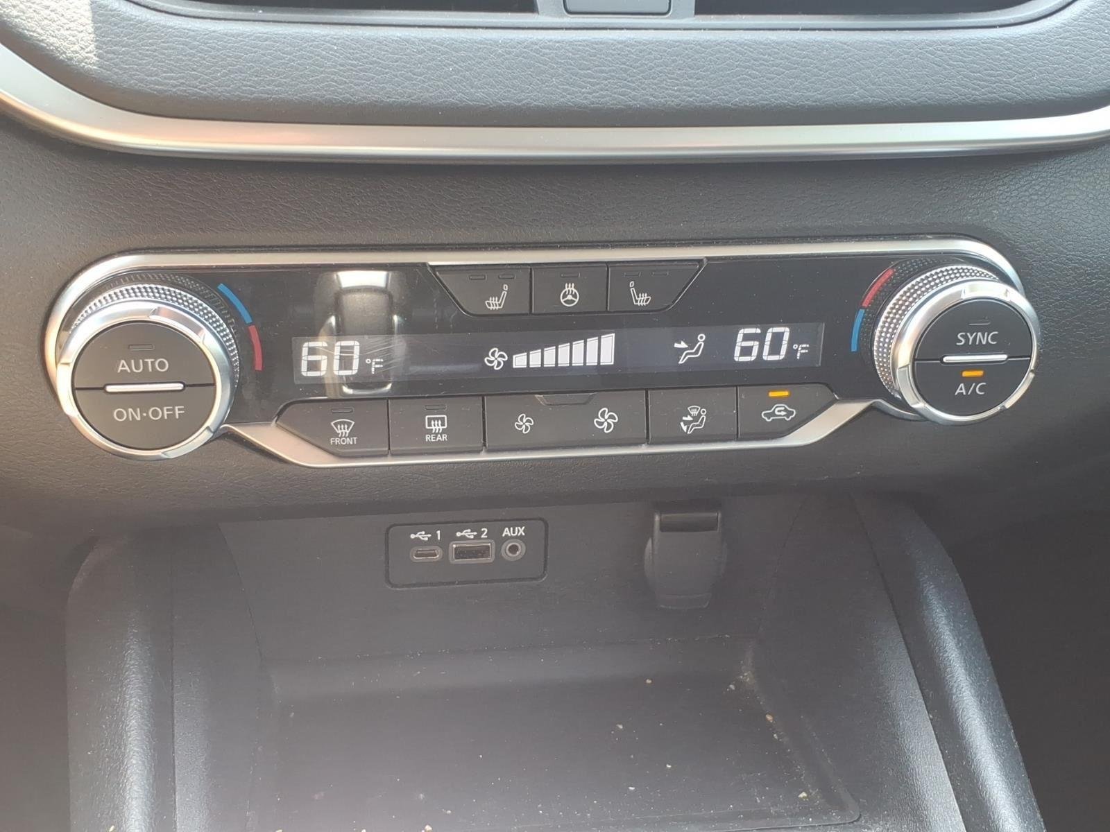 Used 2019 Super Black Nissan 2.5 SV image 18