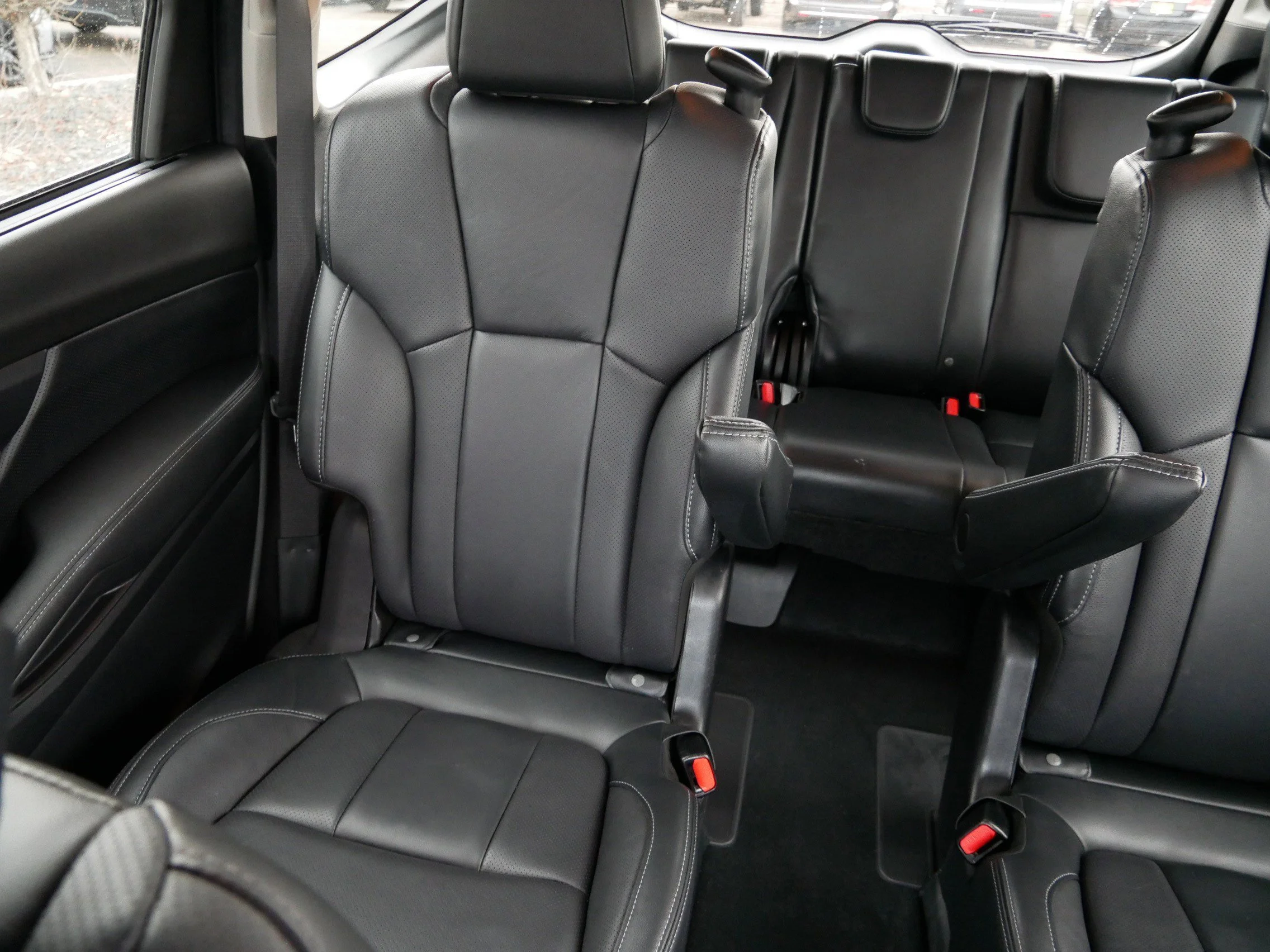 Used 2023 Crystal White Pearl Subaru Limited image 13