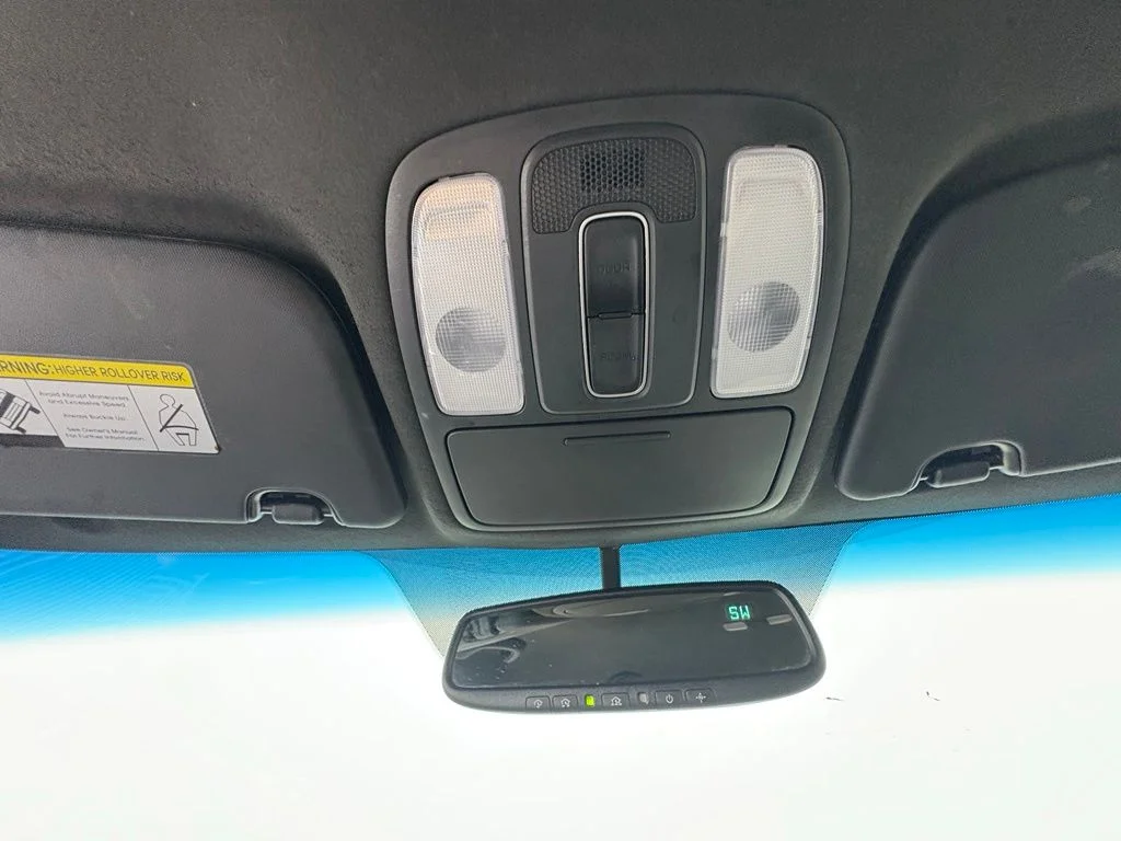 Used 2015 Silver Kia Plus image 21