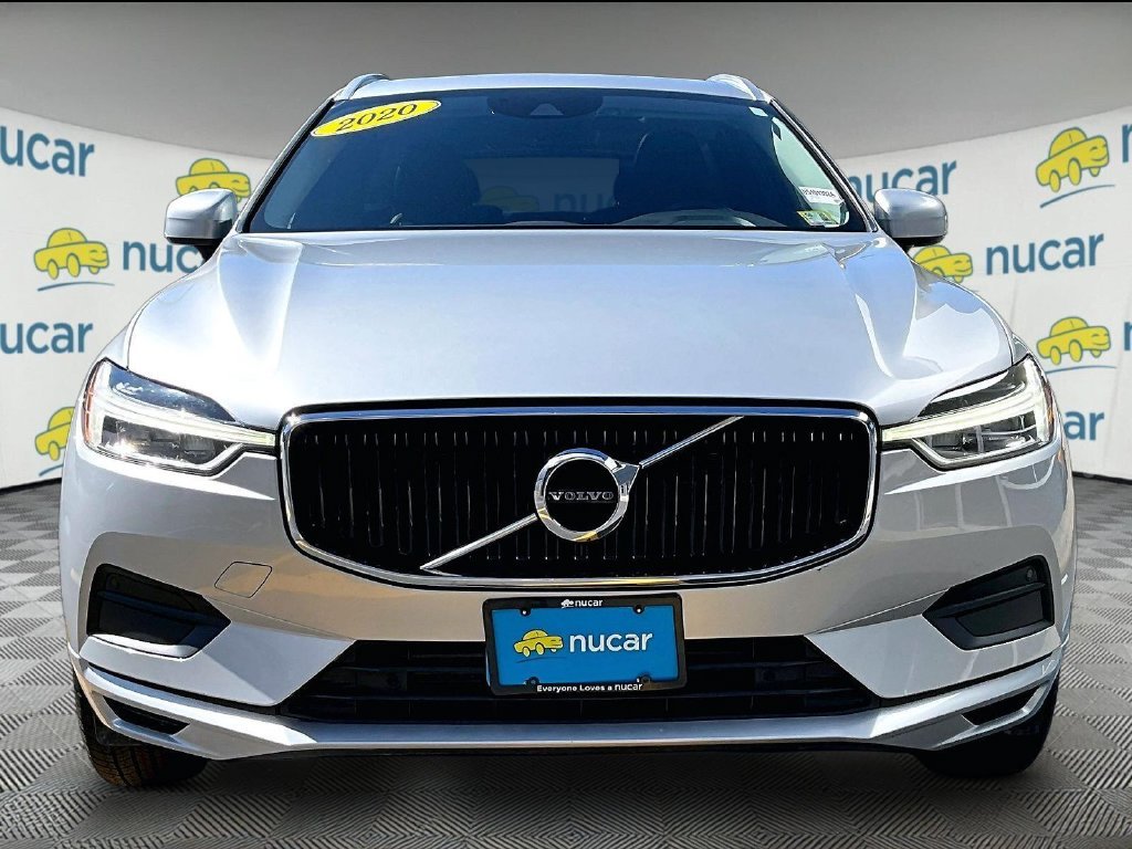 Used 2020 Silver Volvo T5 Momentum image 2