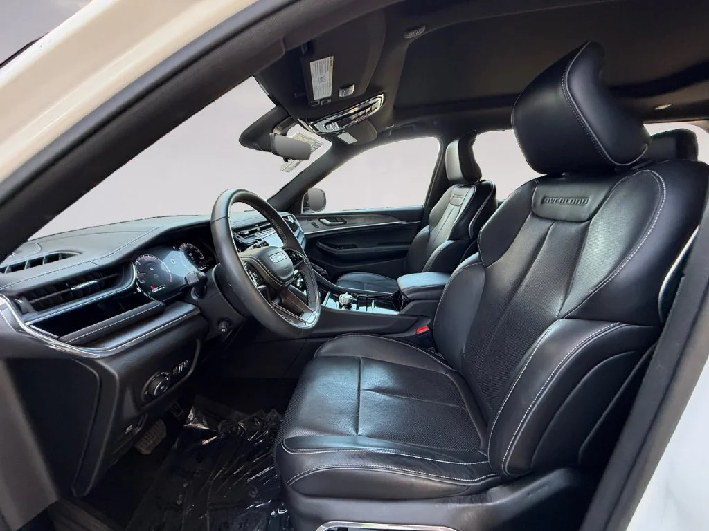 Used 2023 White Jeep Overland image 10