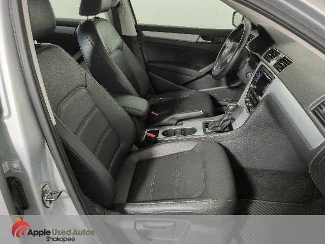 Used 2013 Silver Volkswagen 2.5 SE image 35