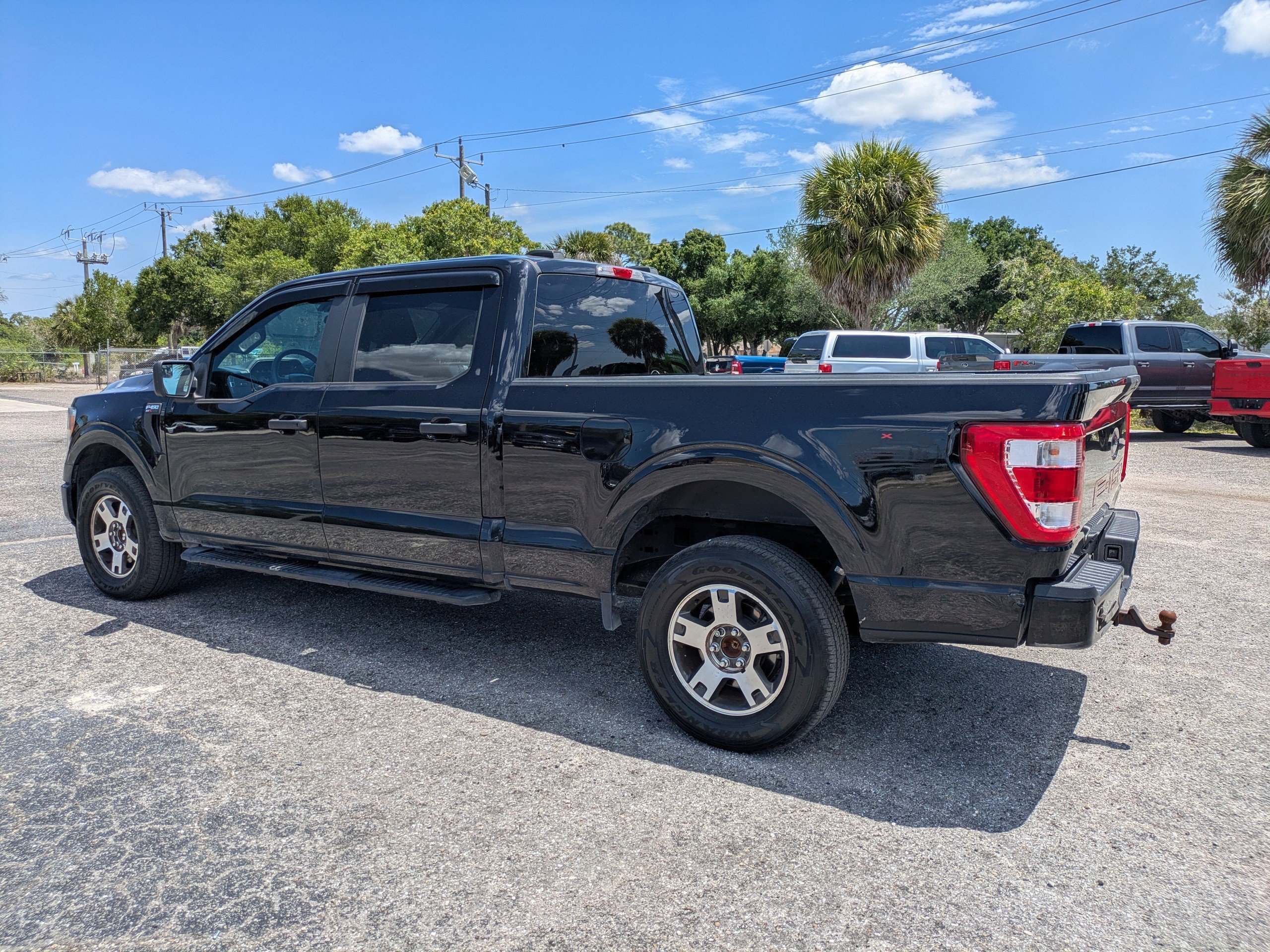 Used 2022  Ford  image 6