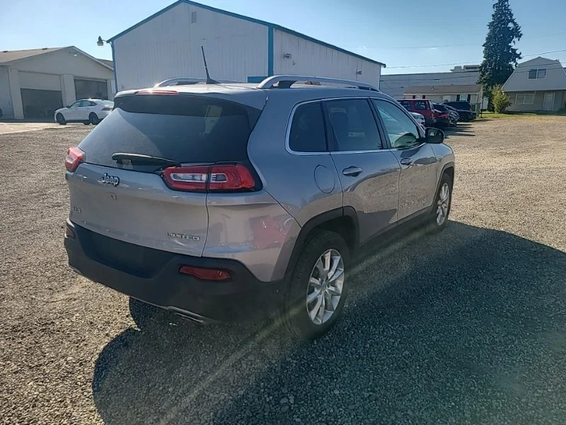 Used 2016 Silver Jeep Limited image 5