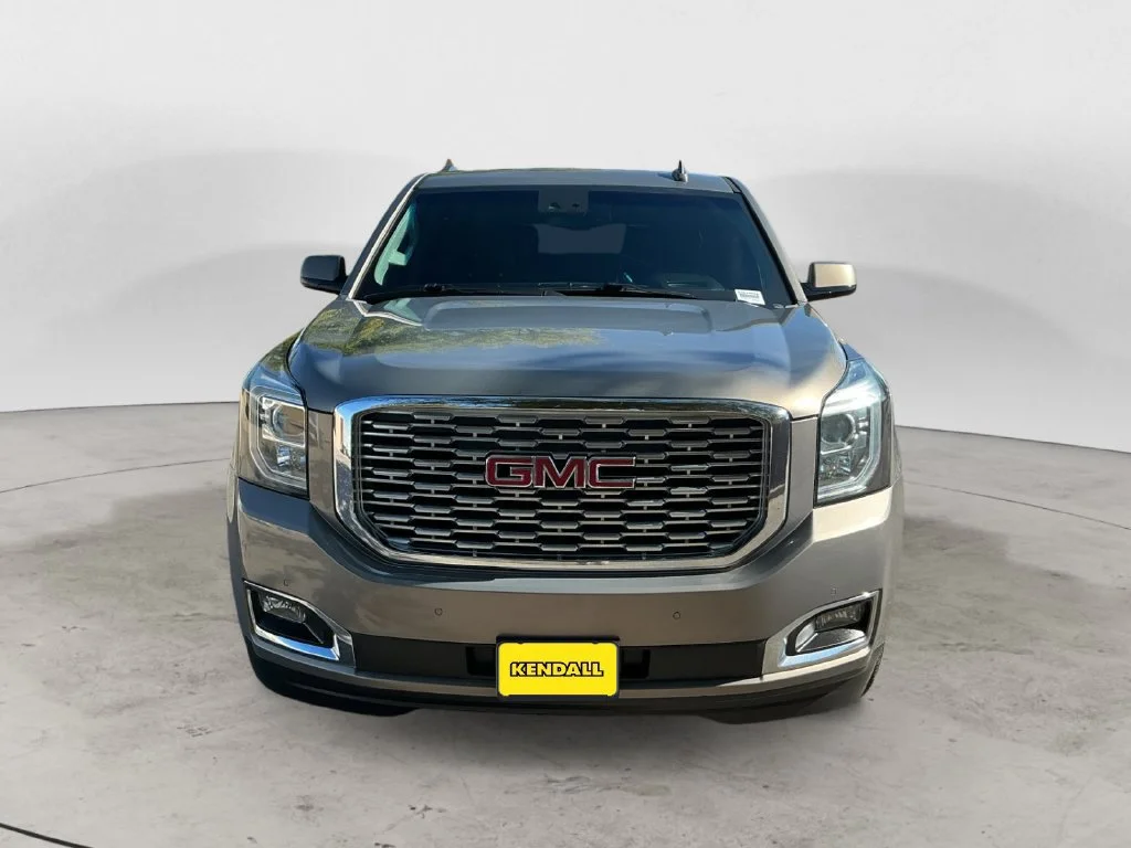 Used 2019 PEPPERDUST METALLIC GMC Denali image 3