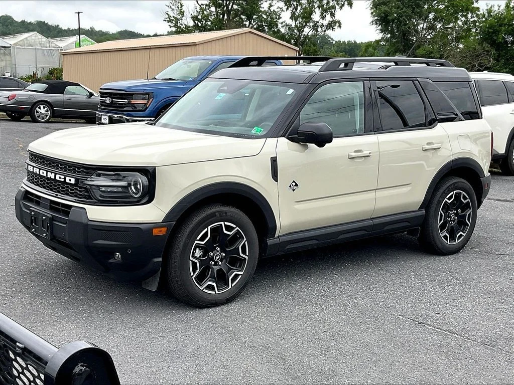 Certified Used 2025 Beige Ford Outer Banks image 2