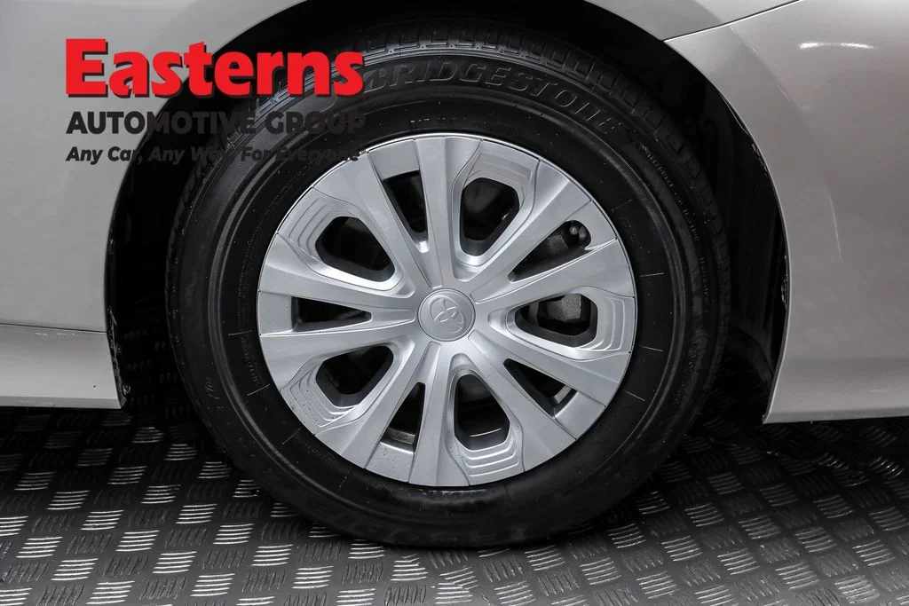 Used 2020 Gray Toyota XLE image 29