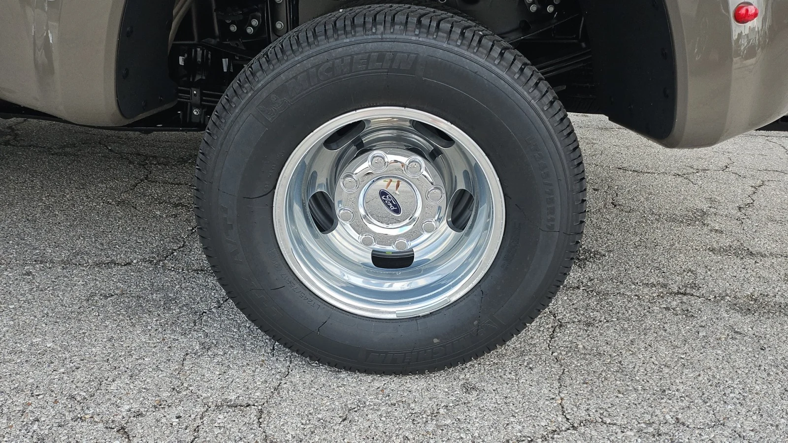 New 2026 Marsh Gray Ford Platinum DRW 4WD image 10
