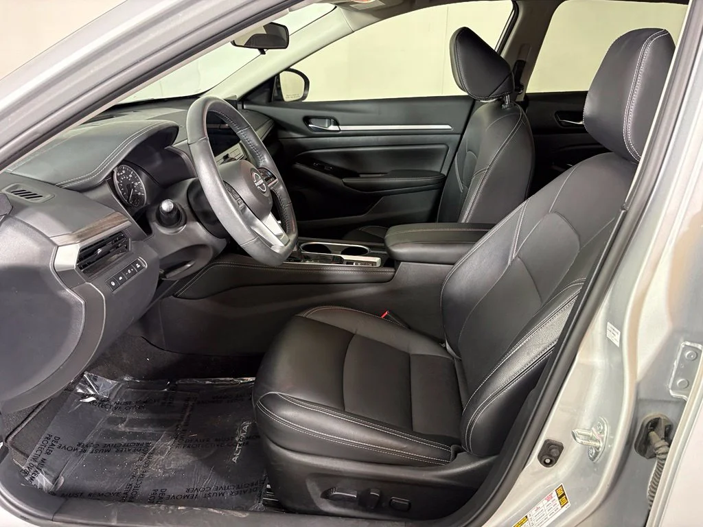 Used 2024 Silver Nissan 2.5 SL image 11