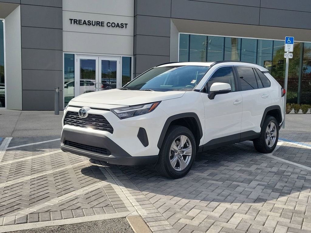 2023 Toyota RAV4 XLE