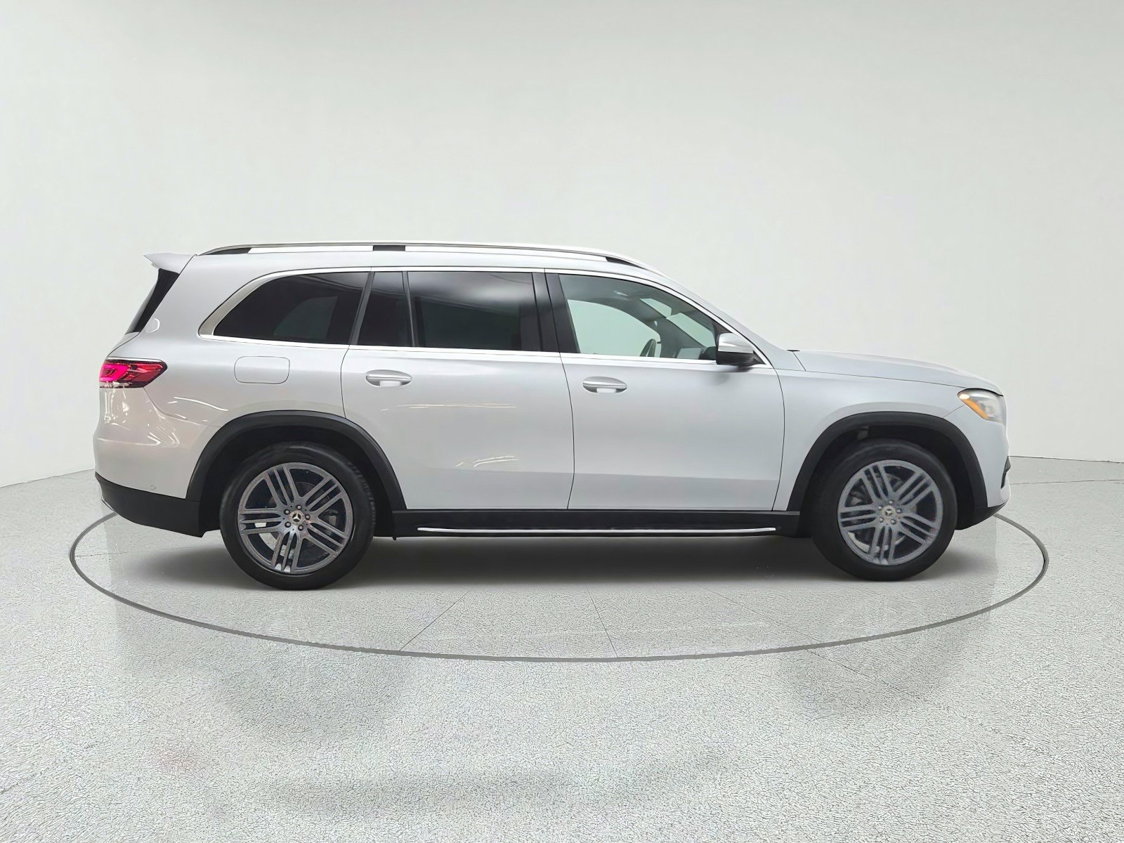 Certified Used 2022 Cirrus Silver Metallic Mercedes-Benz GLS 450 4MATIC® SUV image 4