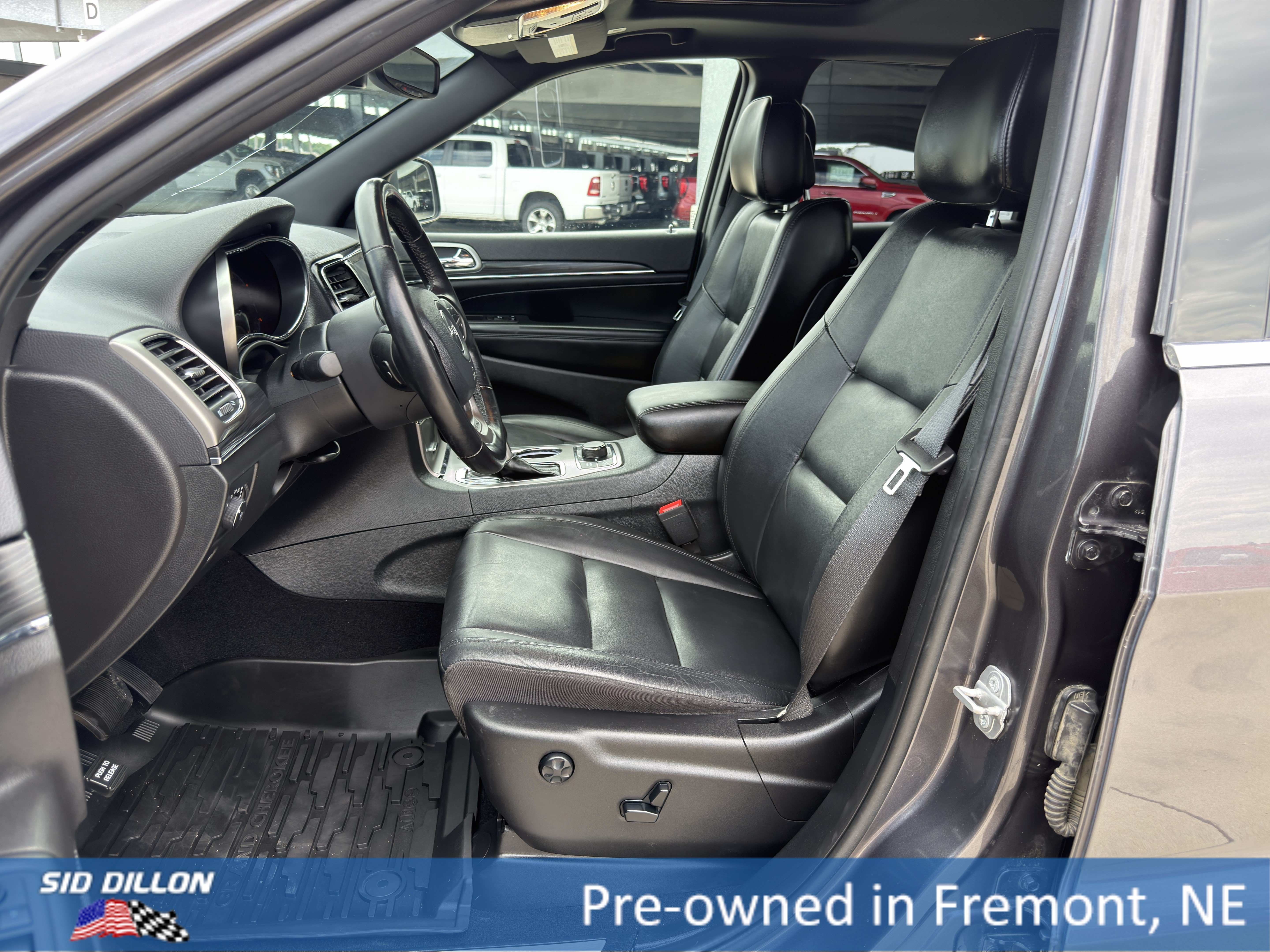 Used 2020 Granite Crystal Metallic Clearcoat Jeep Limited image 13
