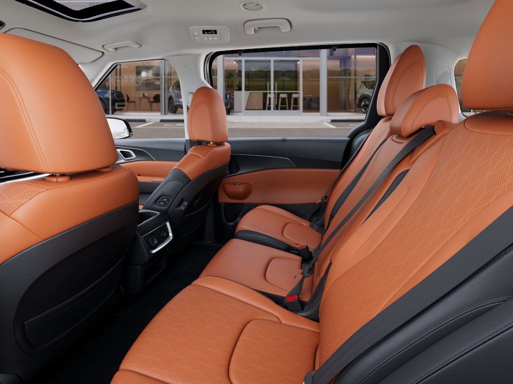 2025 Kia Carnival SX - Photo 18