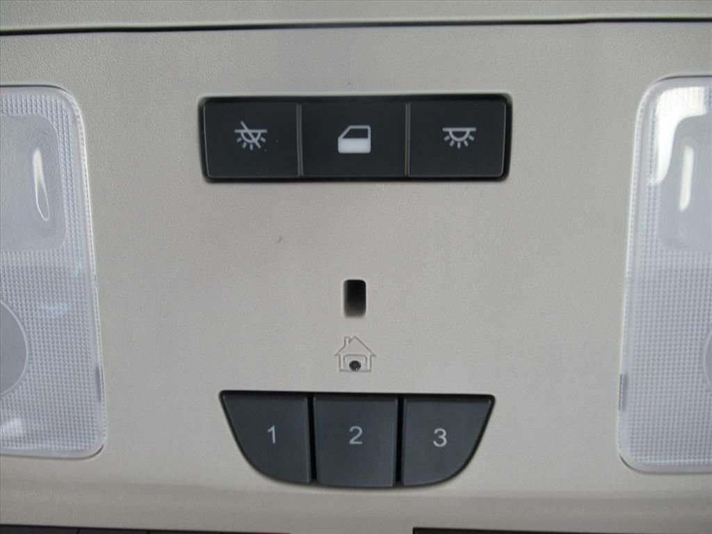 Used 2019 Brown Buick Essence image 27