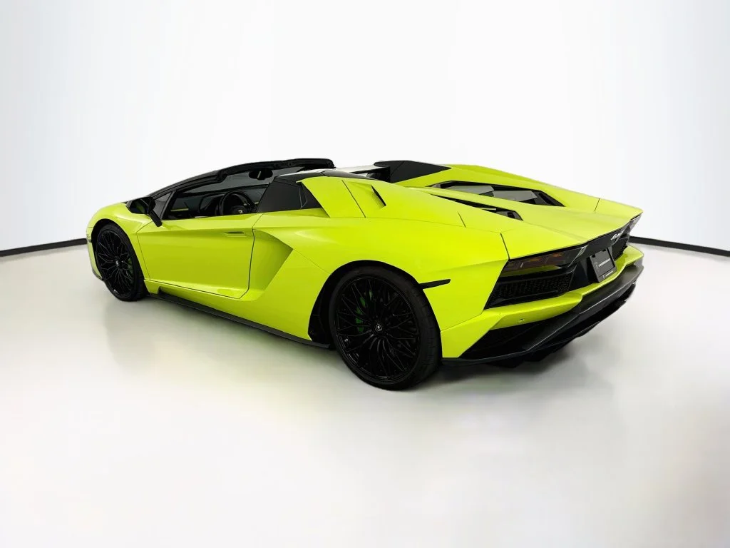 Used 2019  Lamborghini Base image 7