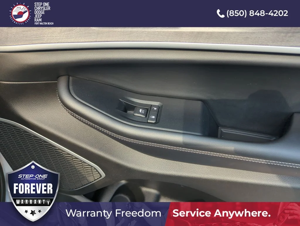 Used 2022 Silver Jeep 4xe image 36