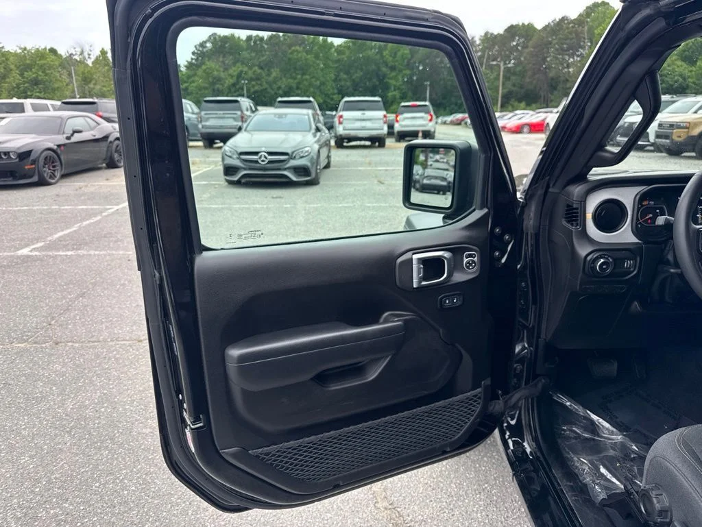 Used 2025 Black Jeep Sport S image 26