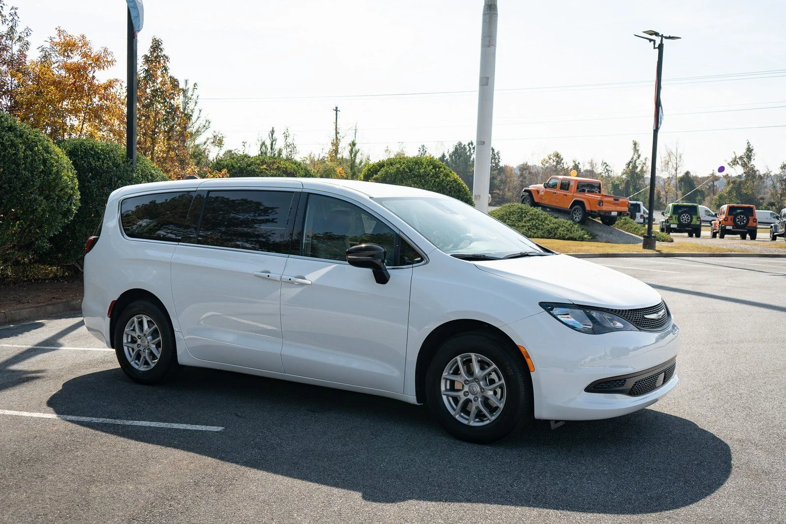 New 2026 Bright White Clear-Coat Exterior Paint Chrysler LX image 12