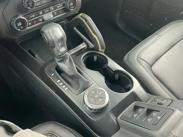 New 2026 Velocity Blue Metallic Ford Badlands® image 37
