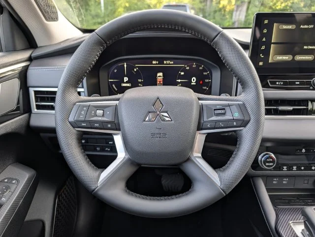 New 2026 Moonstone Gray Metallic Mitsubishi SE S-AWC image 8
