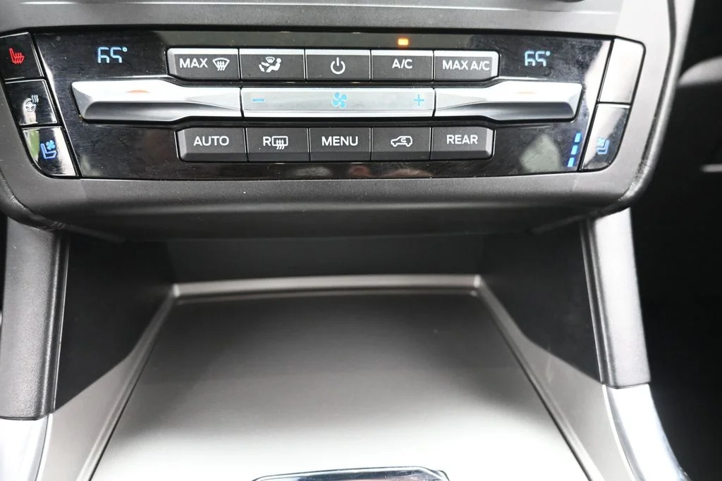Used 2020 Black Ford Platinum image 22