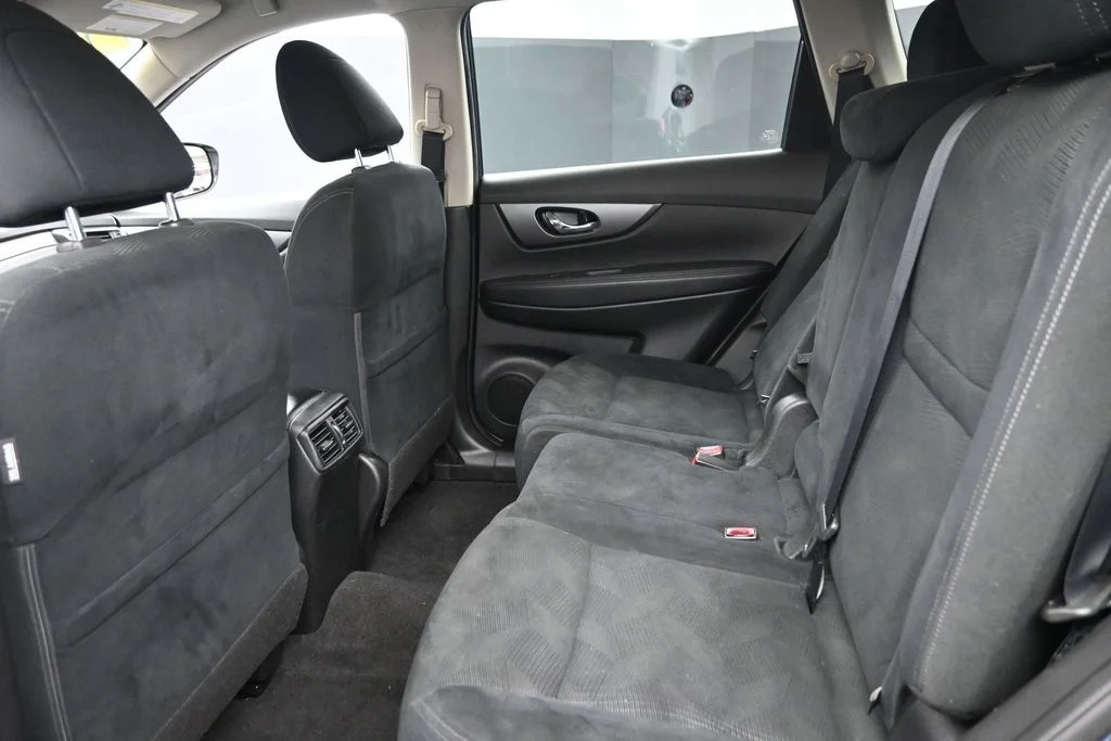 Used 2016 Blue Nissan S image 12