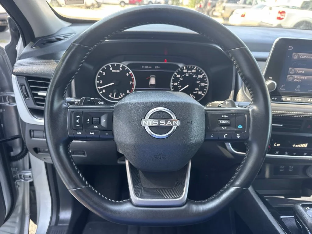 Used 2025 Silver Nissan SV image 36