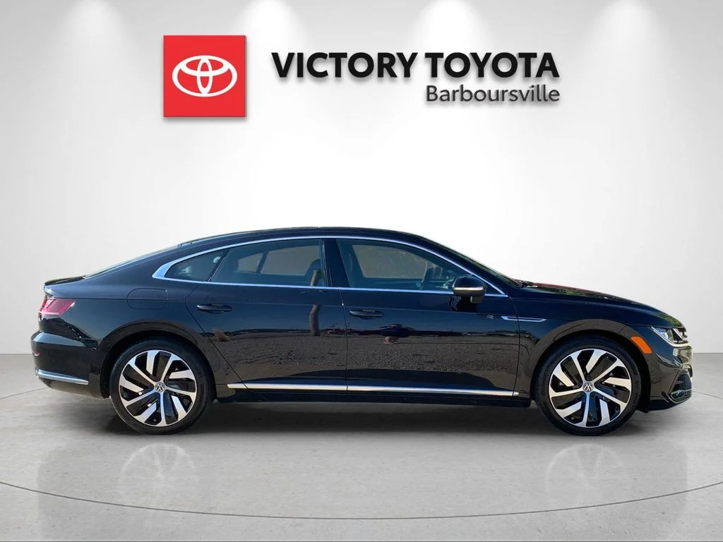 Used 2021 Black Volkswagen 2.0T SEL R-Line image 6