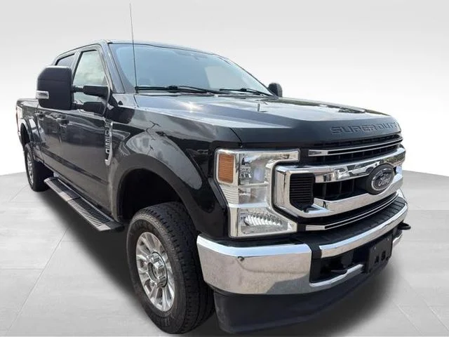 Used 2020 Black Ford XLT image 2