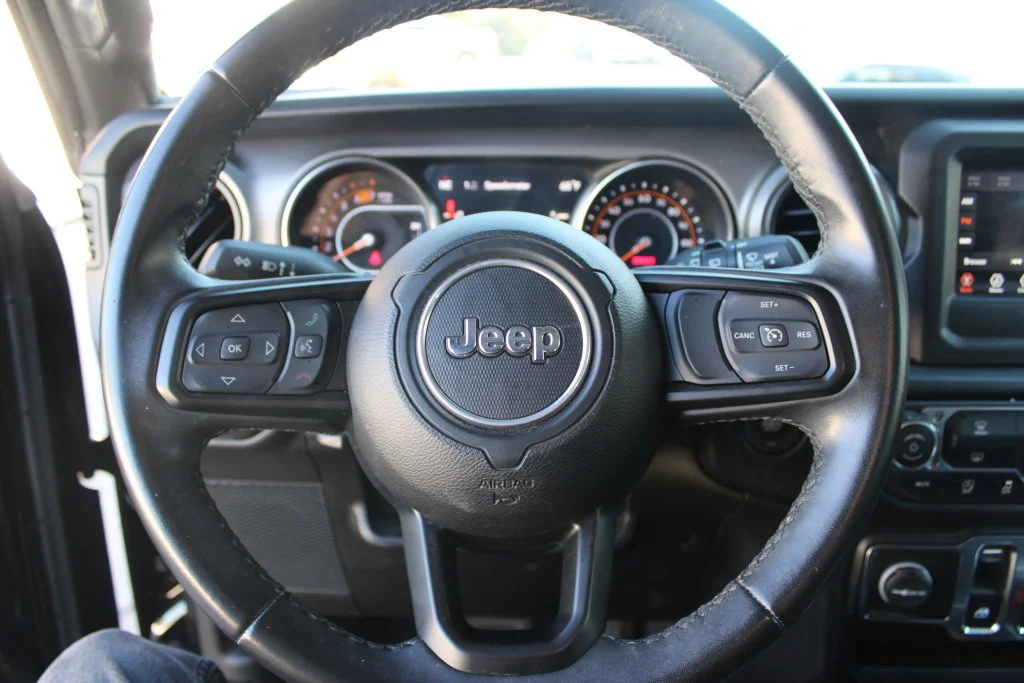 Used 2022 Black Jeep Sport S image 23